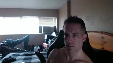 rustic_cuse_777 online show from February 18, 4:18 pm