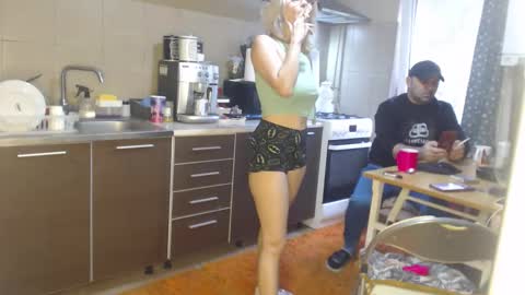 Snapshot of ruxandradanny chatting on October 6, 5:25 am ruxandradanny online show from October 6, 5:25 am