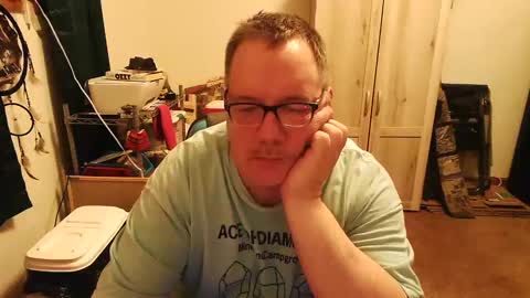 Snapshot of rwzar_0712 chatting on October 2, 12:53 am rwzar_0712 online show from October 2, 12:53 am