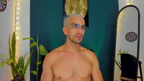 Ryan independent model online show from September 23, 12:48 am