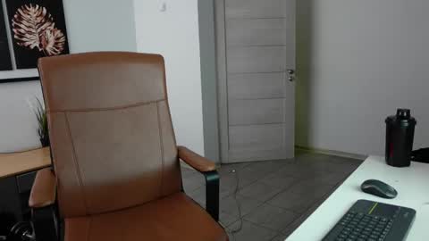 RYAN DOZER online show from March 21, 8:19 am