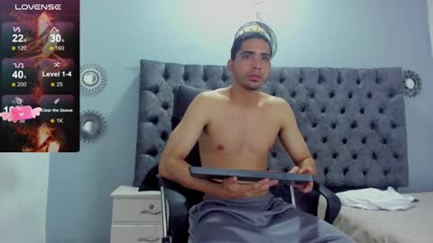 Snapshot of ryan_paterson chatting on January 17, 11:40 pm Ryan online show from January 17, 11:40 pm