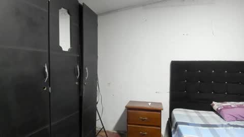 ryan_xc1 online show from February 11, 5:44 am