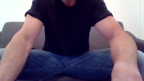 ryand066 online show from April 15, 10:21 pm