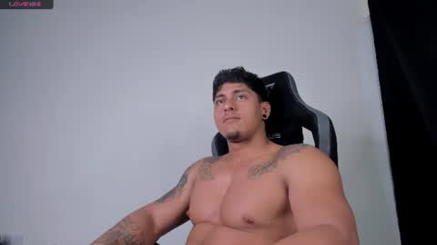 ryanwhite3 online show from July 17, 12:12 am