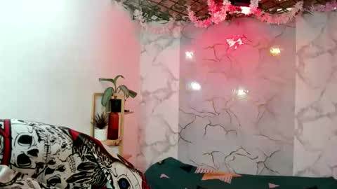 s_d_b_hot online show from April 12, 6:12 pm