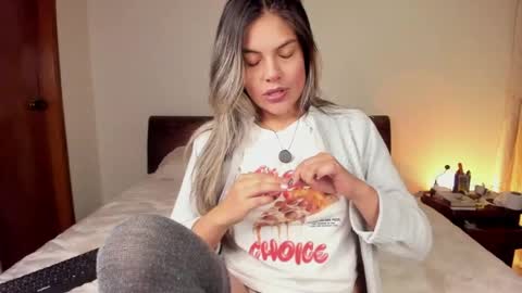 Leslie Beltrn online show from June 6, 3:12 am