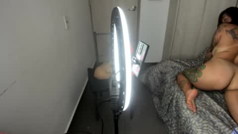 Sara online show from March 4, 9:34 pm