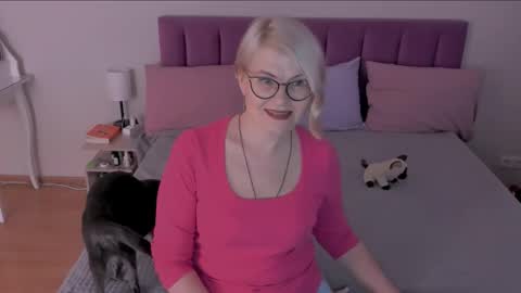 Sabrina MacMarren online show from March 12, 2:45 pm