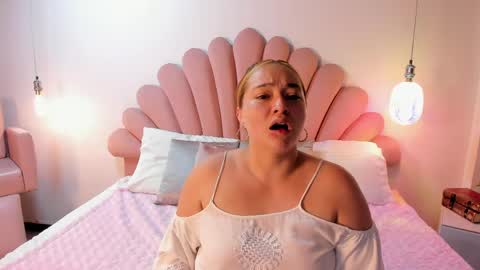 Sabrina Vantress online show from May 26, 7:03 am
