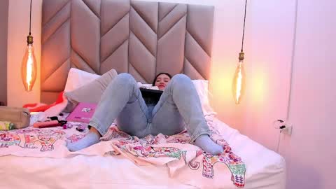 Sabrina Vantress online show from April 8, 4:48 am