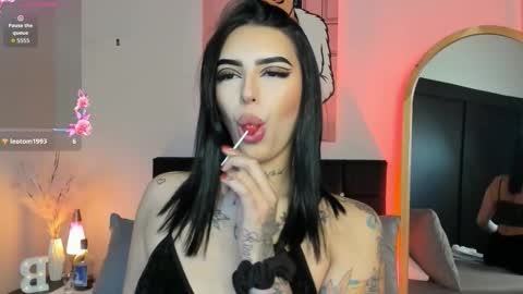 sabrinna online show from December 22, 2:02 pm