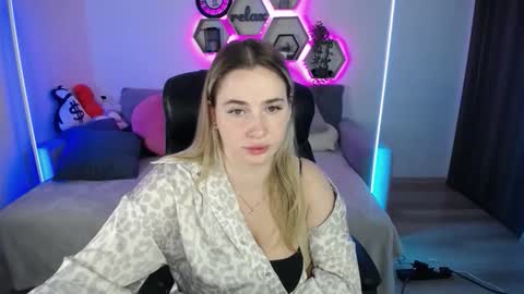 Sabrina Violet online show from September 16, 8:17 am