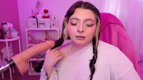 Ig  online show from April 13, 7:07 pm