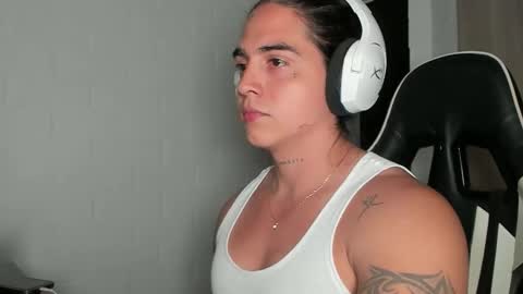 Im CryDuran    Instagram   CryDuraann  online show from January 16, 10:19 pm