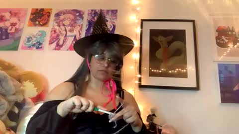 Snapshot of sadgirlsocial chatting on October 21, 11:41 pm sweet angel baby online show from October 21, 11:41 pm