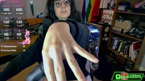 Sadia Sinns online show from December 4, 5:18 am