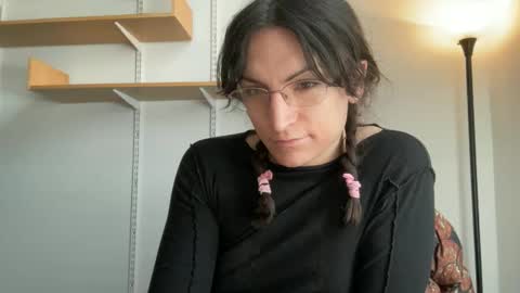 Snapshot of sadie_stars chatting on February 12, 5:05 pm Sadie online show from February 12, 5:05 pm