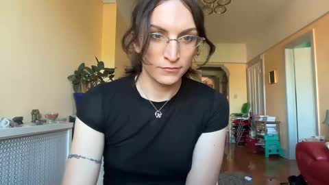 Snapshot of sadie_stars chatting on October 17, 5:50 pm Sadie online show from October 17, 5:50 pm