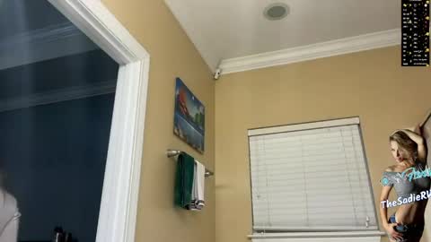 SadieRW online show from April 4, 2:51 am