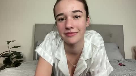 urs xxx content in my bio online show from April 17, 12:46 am