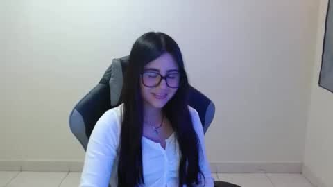 Sahaliefox  online show from October 19, 6:34 pm