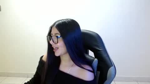 Sahaliefox  online show from May 22, 10:49 pm