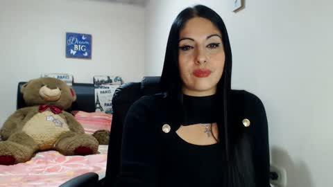 Snapshot of sahotlove1 chatting on February 26, 2:08 am Karina online show from February 26, 2:08 am