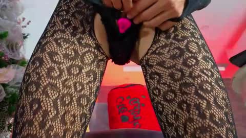 Sara  online show from December 22, 9:05 am