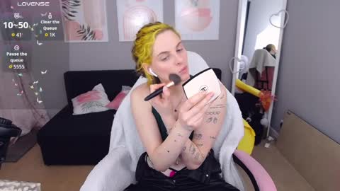 Adel online show from April 4, 12:45 pm