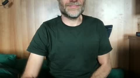 saint009 online show from June 9, 1:33 pm
