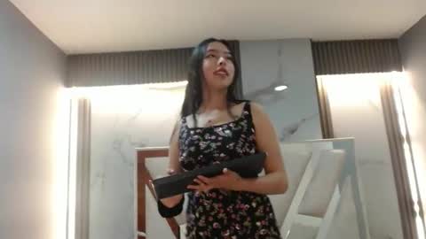 salethjonescl202 online show from April 7, 8:00 pm