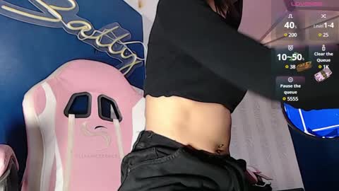 Snapshot of sally23_ chatting on December 2, 1:19 pm salloy online show from December 2, 1:19 pm
