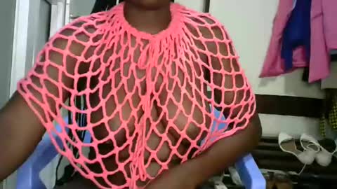 Snapshot of sally_beauty2023 chatting on February 17, 3:22 pm sally_beauty2023 online show from February 17, 3:22 pm