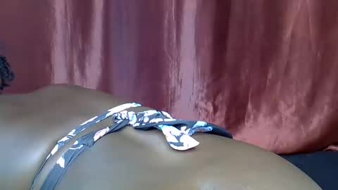 sally_bee1 online show from April 16, 9:39 pm