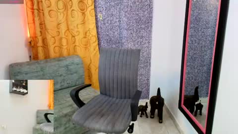 sally_ricci online show from June 10, 7:35 pm