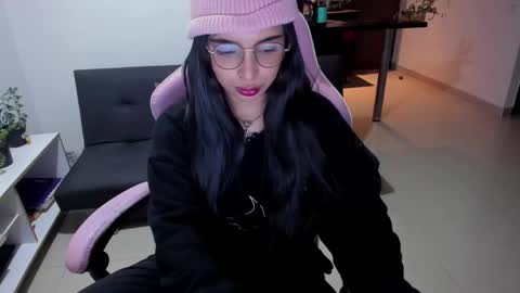 Snapshot of sallymaddoxx chatting on March 4, 5:32 am sallymaddoxx online show from March 4, 5:32 am