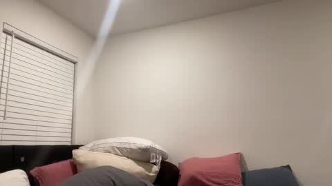 Ember slight online show from December 13, 2:32 am