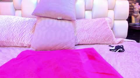 Snapshot of salo_heavenn chatting on February 19, 2:33 pm salome online show from February 19, 2:33 pm