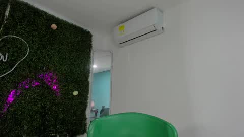 Snapshot of salome_domi chatting on February 17, 6:06 pm salome online show from February 17, 6:06 pm