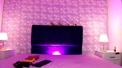 salome_simonz online show from June 9, 7:46 pm