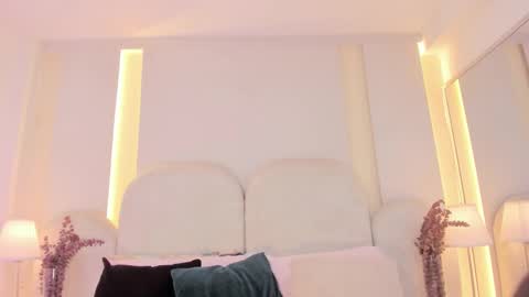Snapshot of salomebell chatting on September 13, 8:11 pm online show from September 13, 8:11 pm
