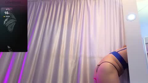 Snapshot of salomee_foxx_ chatting on October 8, 8:37 pm Salome online show from October 8, 8:37 pm