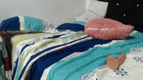 SalomeVivas1 online show from April 6, 4:46 am