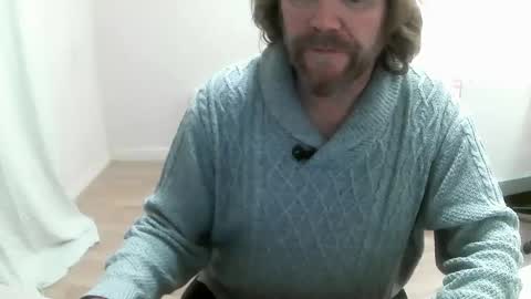 Saltimbanquier  Salt  ou  Banquier  online show from December 10, 1:44 pm