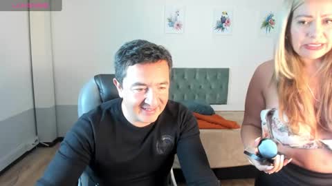 Snapshot of sam_and_molly chatting on January 28, 7:32 pm Sam and Molly online show from January 28, 7:32 pm