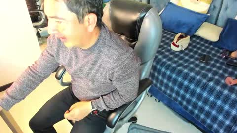 Snapshot of sam_and_molly chatting on December 1, 10:23 pm Sam and Molly online show from December 1, 10:23 pm