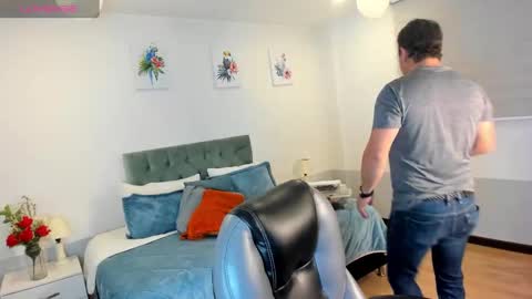 Snapshot of sam_and_molly chatting on February 20, 7:08 pm Sam and Molly online show from February 20, 7:08 pm