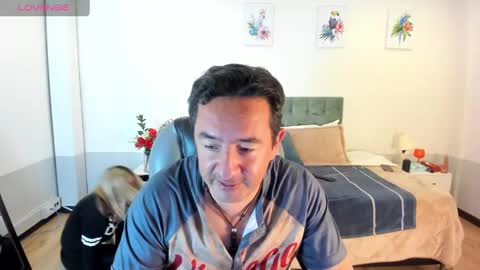 Snapshot of sam_and_molly chatting on February 2, 7:25 pm Sam and Molly online show from February 2, 7:25 pm