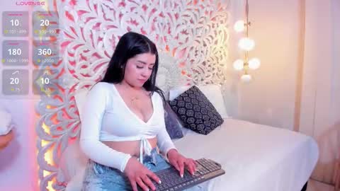 Sam  online show from November 12, 7:49 pm